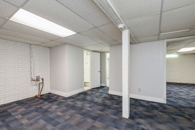 Building Photo - 4126 Harris St