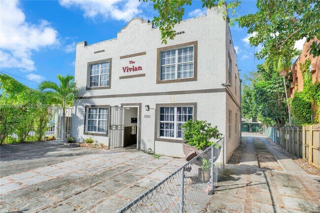 Building Photo - 963 SW 6th St