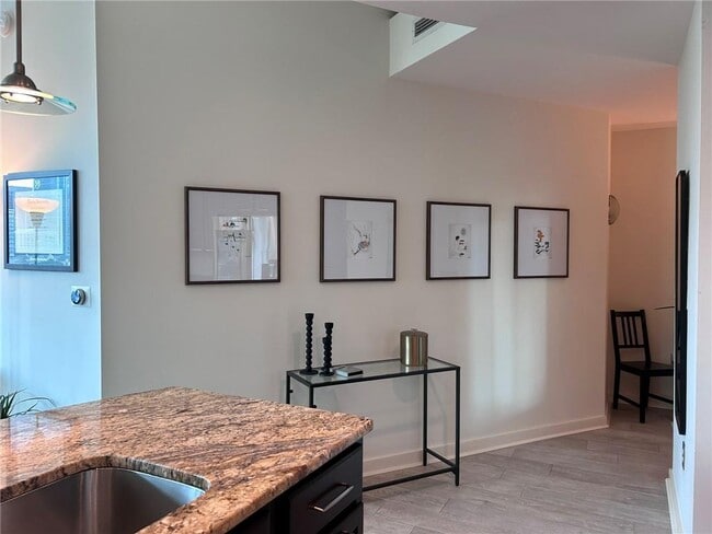 Building Photo - 923 Peachtree St NE