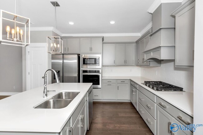 Building Photo - 415 Raleigh Elm Dr