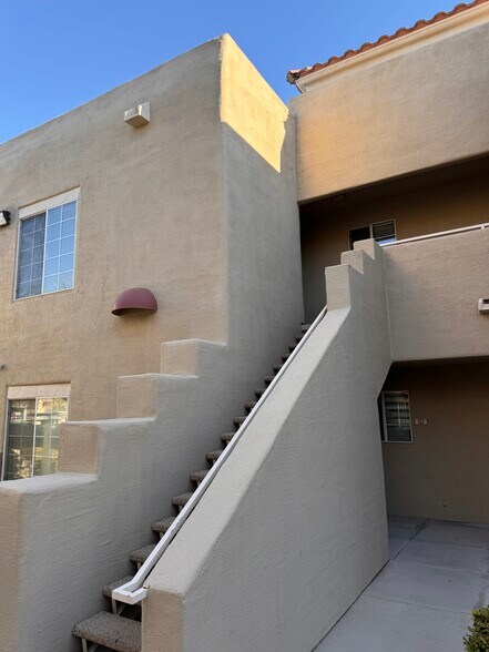 Building Photo - 1901 Desert Falls Ct