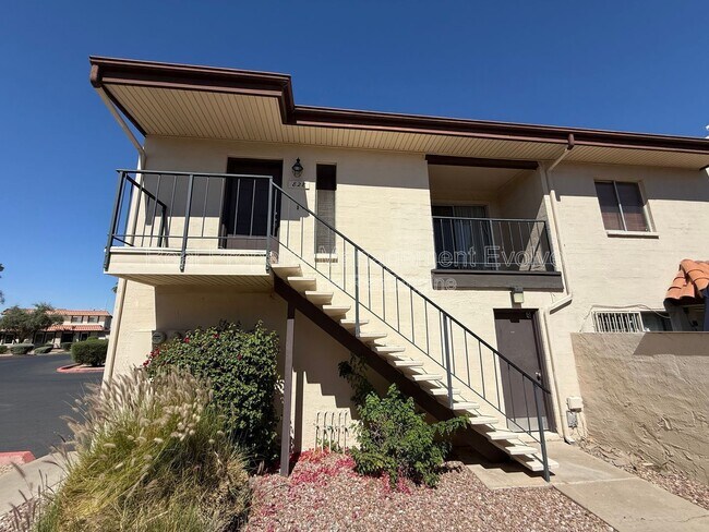 Building Photo - 3801 E Greenway Rd