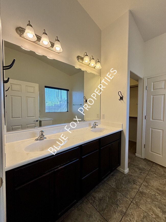 Building Photo - 9906 N Niobrara Way