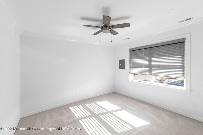 Building Photo - 324 Shore Dr