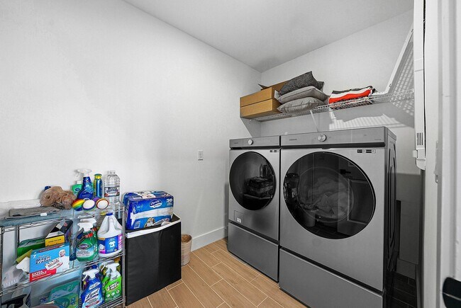 Building Photo - 4310 Buttonwood Dr