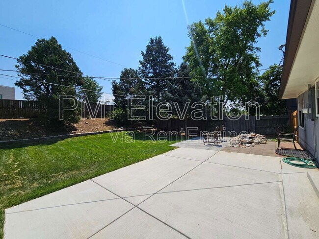 Building Photo - 6824 S Willow St