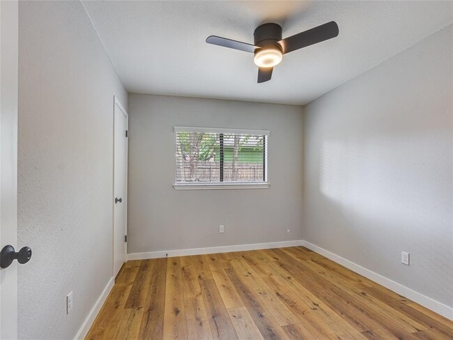 Building Photo - 12900 Campos Dr