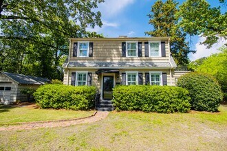 Building Photo - Stunning 3 Bedroom, 2.5 Bath in the Lake K...
