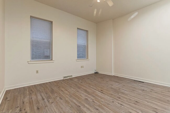 Building Photo - 2306 E Carson St