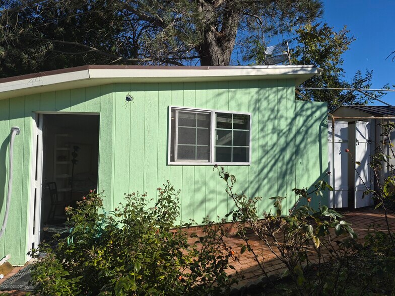 Building Photo - 2141 Torrey Pines Rd