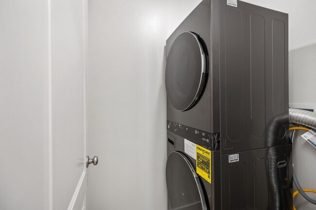 Building Photo - Coastal Living at Its Finest! Fully Remodeled!