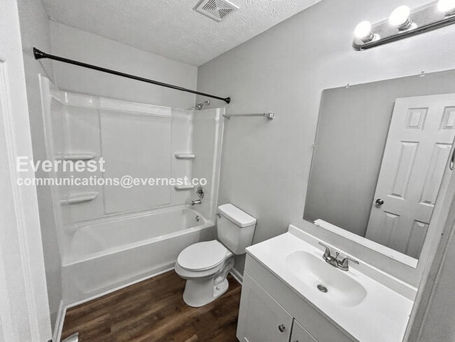 Building Photo - 505 Chestnut Ln