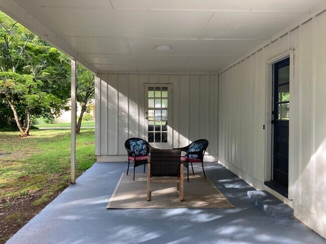 Building Photo - 210 Vista Dr