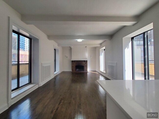 Building Photo - 145 W 55th St