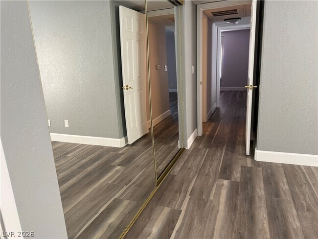 Building Photo - 2967 Juniper Hills Blvd