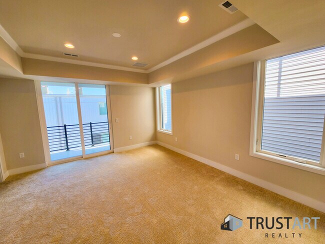 Building Photo - 3 bed/2bath condo house in Fishtown