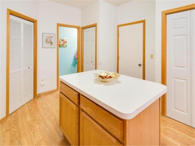 Building Photo - 3635 Lawndale Ln N