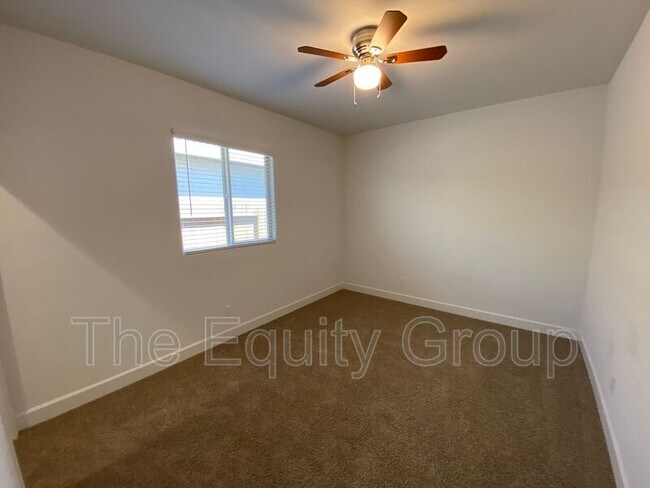 Building Photo - 1415 West Tyler Ct