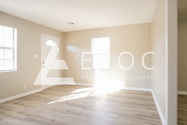 Building Photo - 2309 N Xanthus Ave