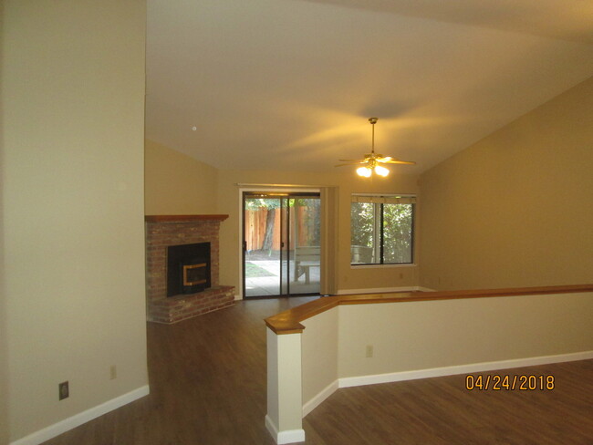 Building Photo - Roseville Single Story, 3 Bed 3 Car Garage...