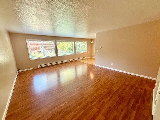 Building Photo - 9542 8th Ave NW