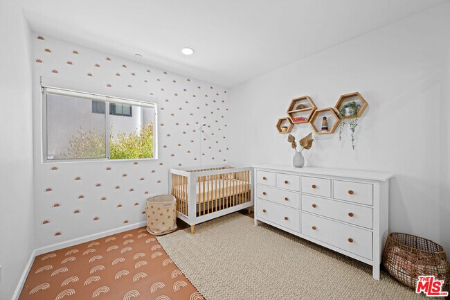 Building Photo - 118 Kings Rd