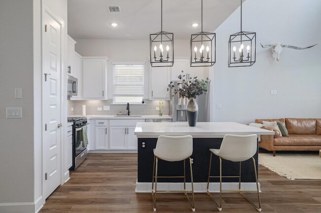 Building Photo - 4906 Seadrift Dr