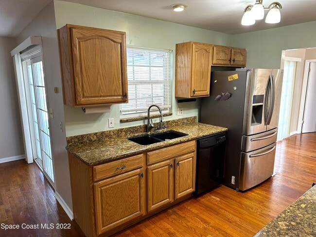 Building Photo - 1660 Neptune Dr