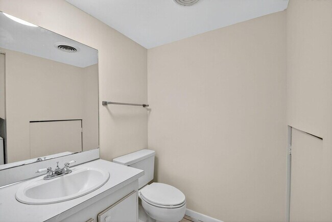 Building Photo - 2494 Waterside Dr