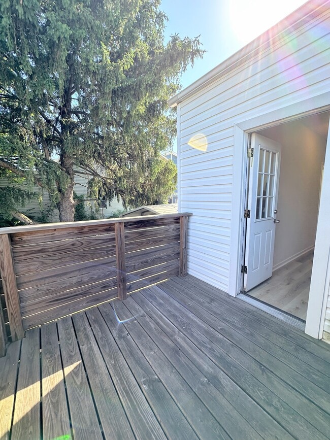 Building Photo - 411 Sapphire Way
