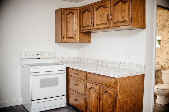 Building Photo - 352 S Catherine St