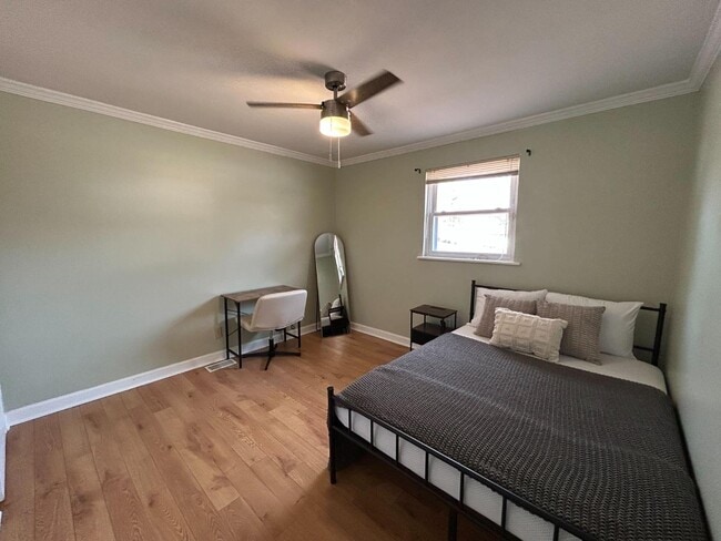 Building Photo - 900 Newcombe Rd