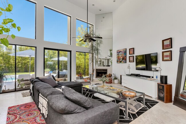 Building Photo - 4809 Neyrey Dr