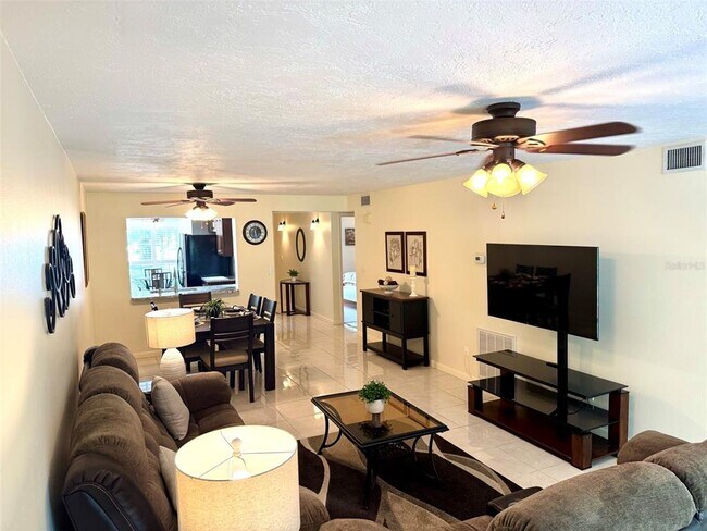 Building Photo - 4409 Longmeadow