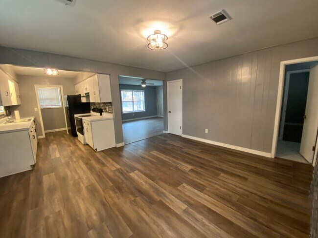 Building Photo - Cozy Remodeled 3 Bedroom home on Shaded lot with Shop!