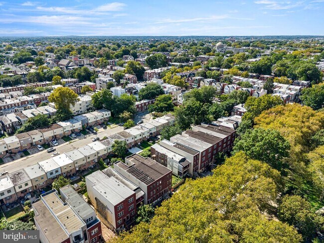 Building Photo - 1240 S 45th St