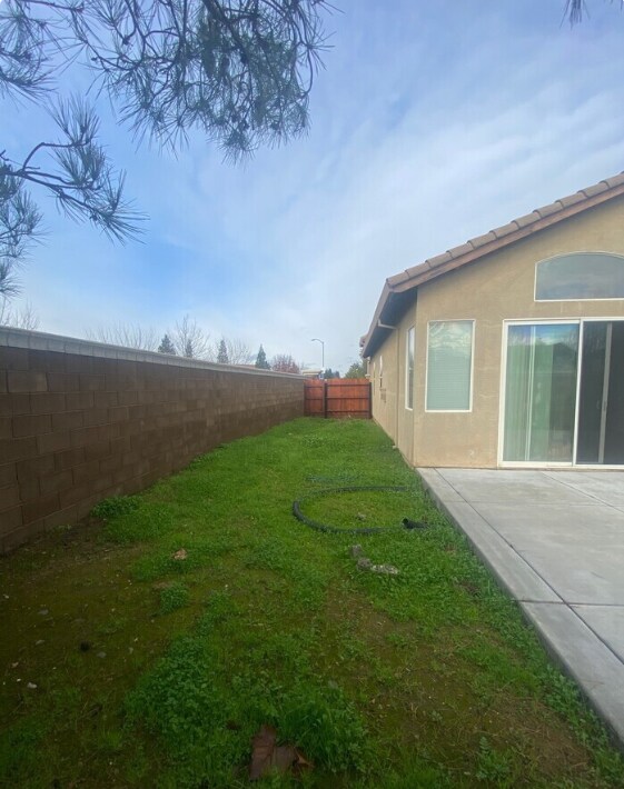 Building Photo - Beautiful 4 bedroom 2 bathroom home in Ran...