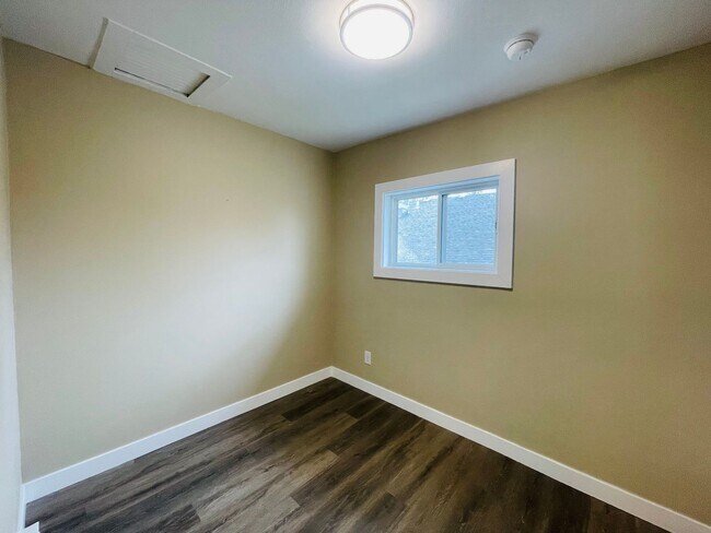 Building Photo - 1 Bedroom 1 Bathroom House, With Two Car Garage! $2095 per month