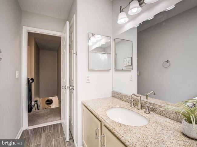 Building Photo - 15744 Beau Ridge Dr