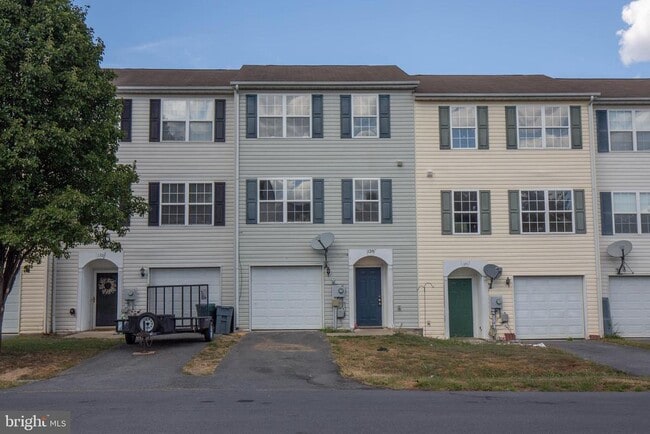 Primary Photo - 128 Pony Cir
