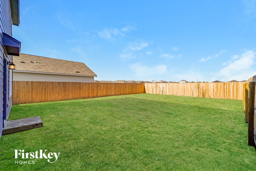 Building Photo - 10707 Prusiner Dr