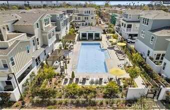 Building Photo - 2131 Cresta Dr