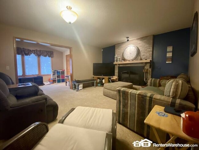 Building Photo - Unique 5BR/4BA 5 Level Home Available 11/4!
