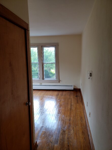 Building Photo - 126 E Fairmount Ave