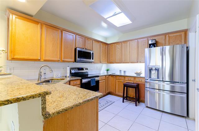 Building Photo - 4104 Hedgerow Dr