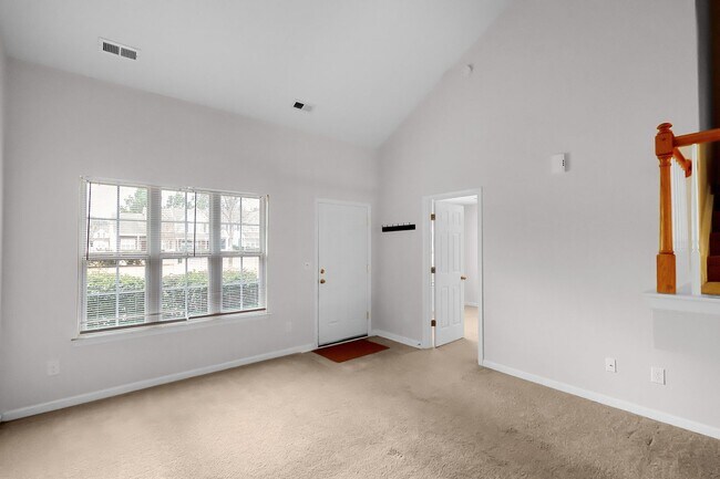 Building Photo - Master-on-Main End-Unit Townhome in Back Creek Villages!