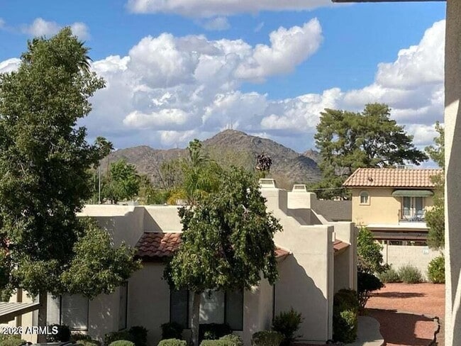 Building Photo - 750 E Northern Ave