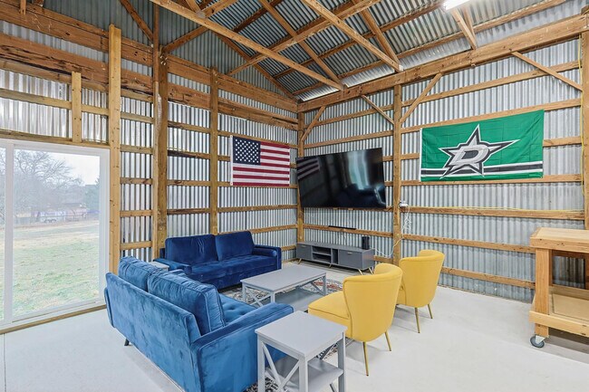 Building Photo - 2368 County Road 852-SI ID1055509P