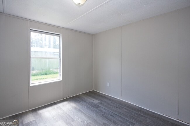 Building Photo - 340 Towler St
