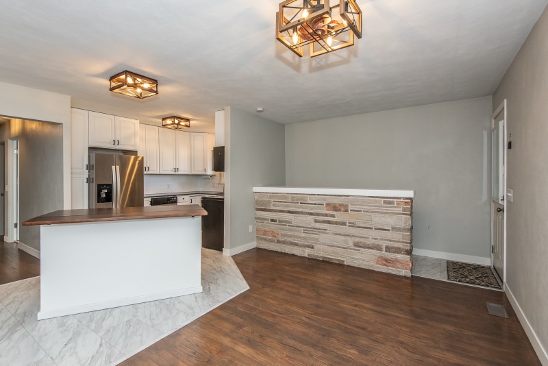 Building Photo - 317 S Pam Ave